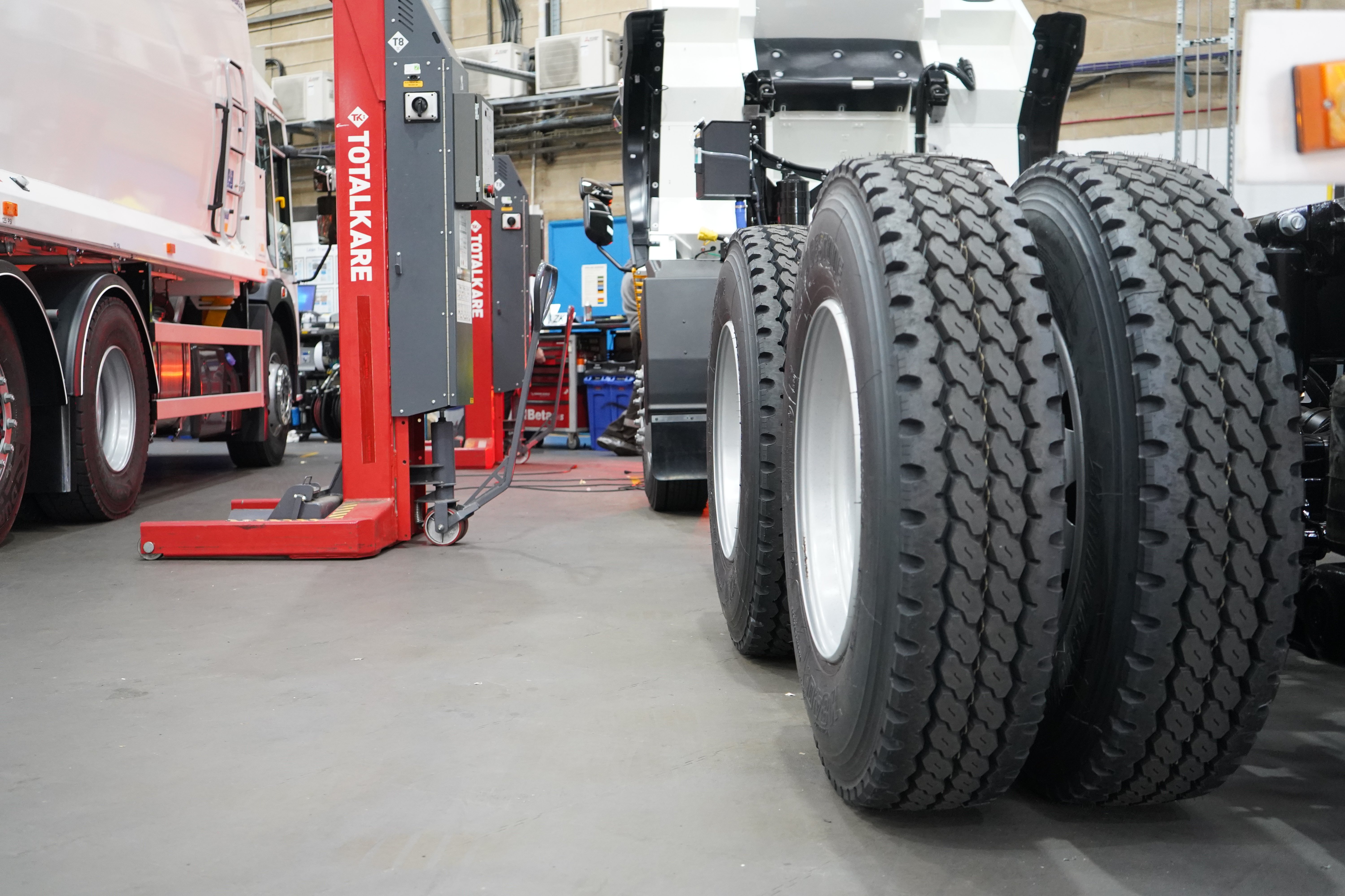 Industrial & Factory - HGV tyres on Ecotile 1